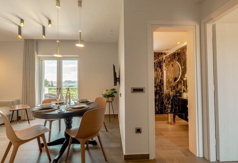 Frunze Luxury Apartments