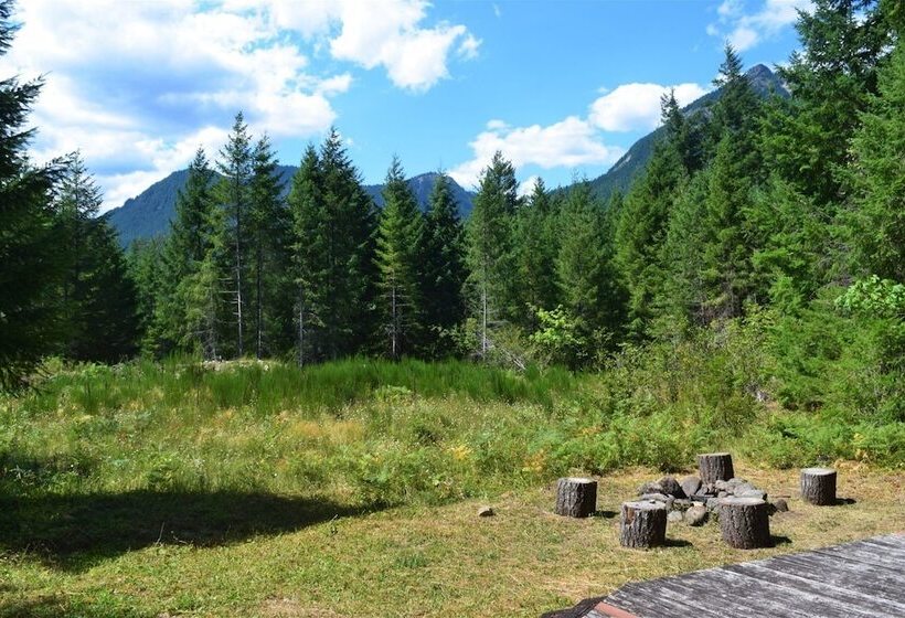 Goat Rocks Retreat