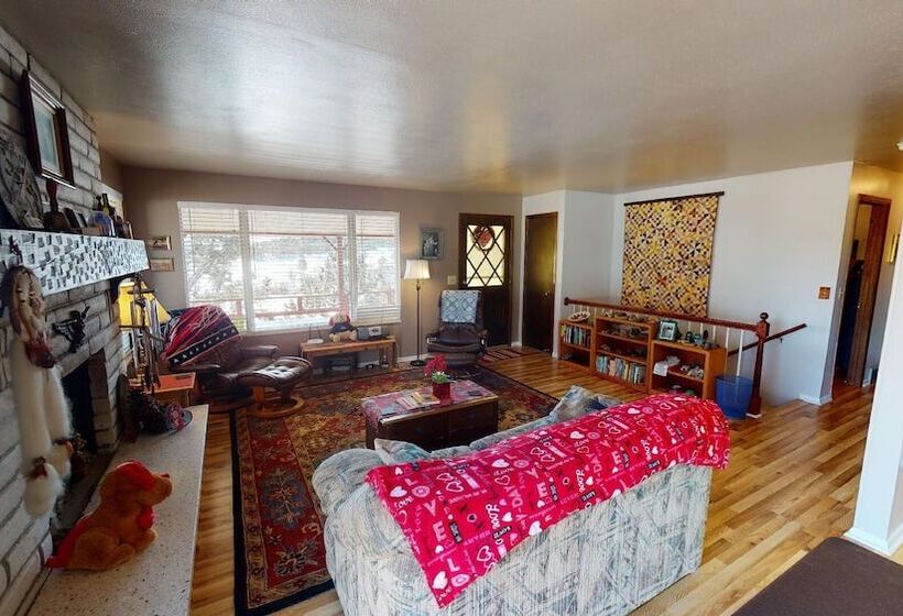 Hideout Ft Abajo 2 Br Cabin, Stunning Views, Secluded!