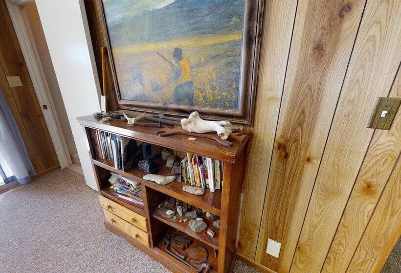 Hideout Ft Abajo 2 Br Cabin, Stunning Views, Secluded!