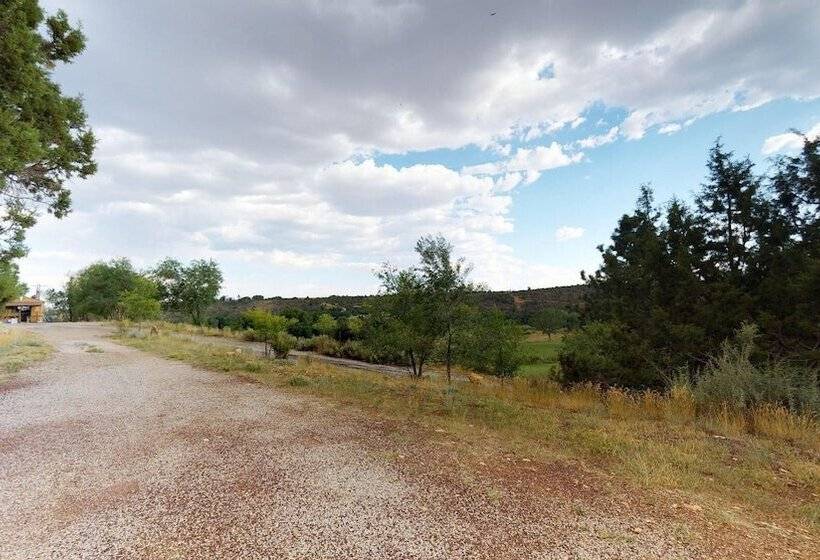 Hideout Ft Abajo 2 Br Cabin, Stunning Views, Secluded!