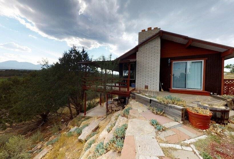 Hideout Ft Abajo 2 Br Cabin, Stunning Views, Secluded!