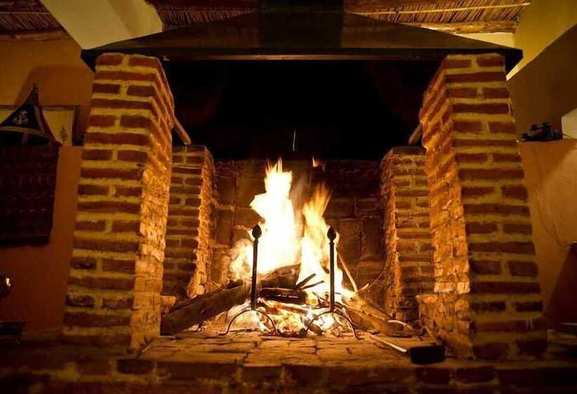 مسافرخانه Auberge Derkaoua