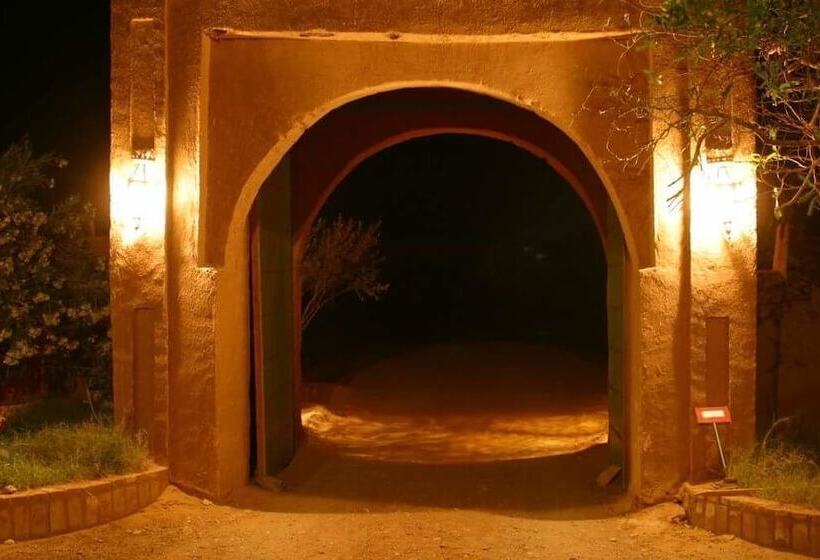 مسافرخانه Auberge Derkaoua