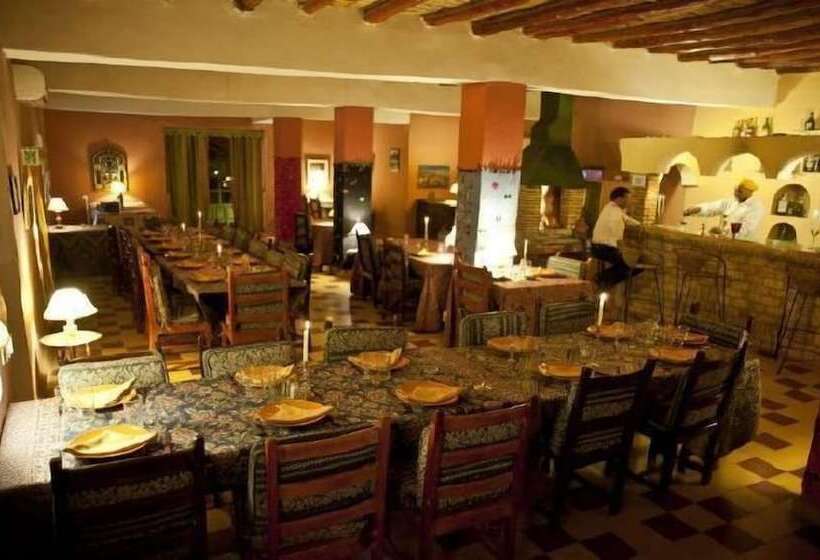 مسافرخانه Auberge Derkaoua