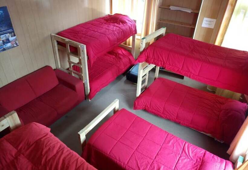 Hostal La Morenita   Hostel