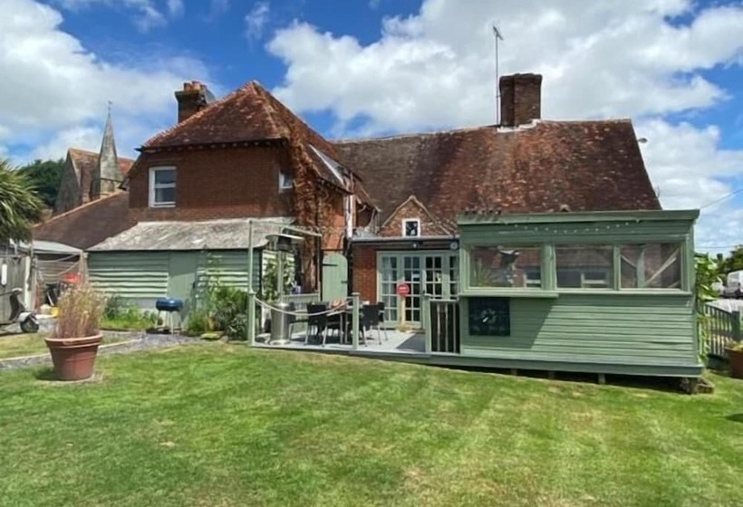 Хостел The White Hart