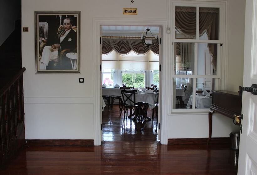 هتل Calikusu Tarihi Besevler