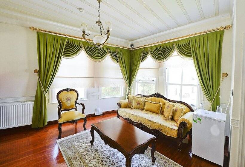 هتل Calikusu Tarihi Besevler