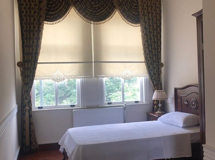 هتل Calikusu Tarihi Besevler