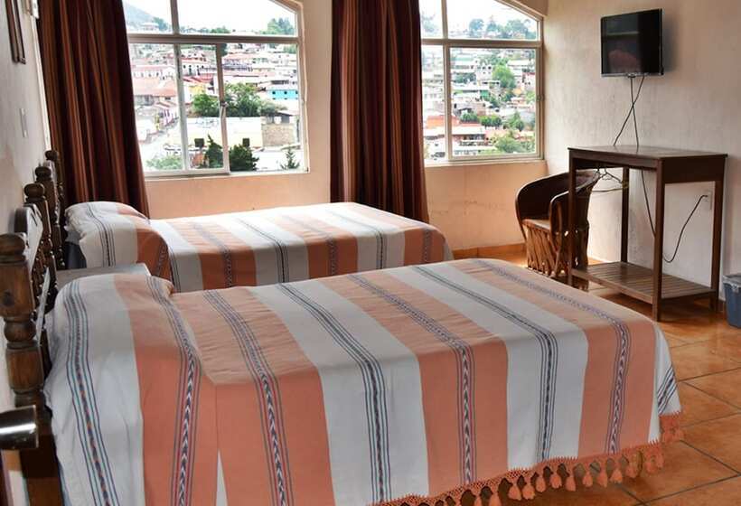 Отель And Restaurant Los Arcos