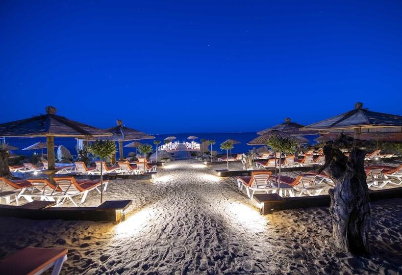 فندق Antique Beach And Bungalow