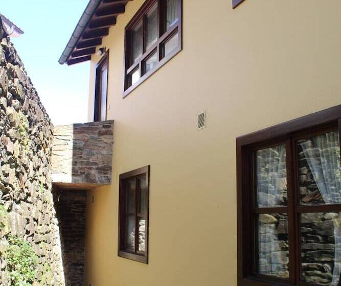 هتل Apartamentos La Lula