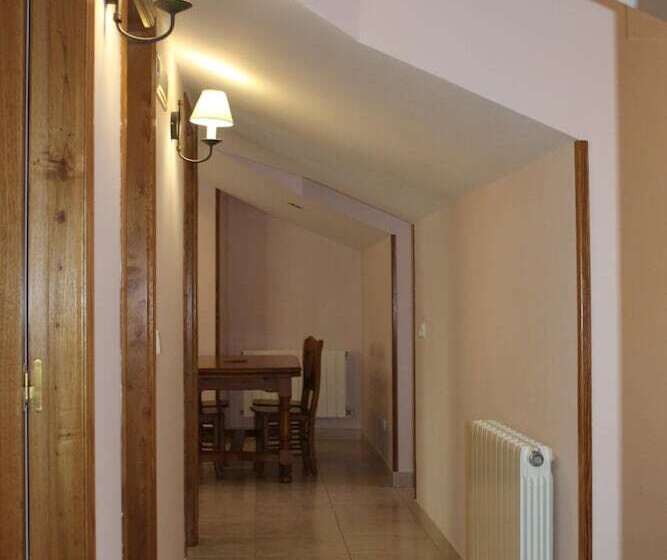 هتل Apartamentos La Lula