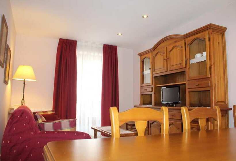 هتل Apartamentos La Lula