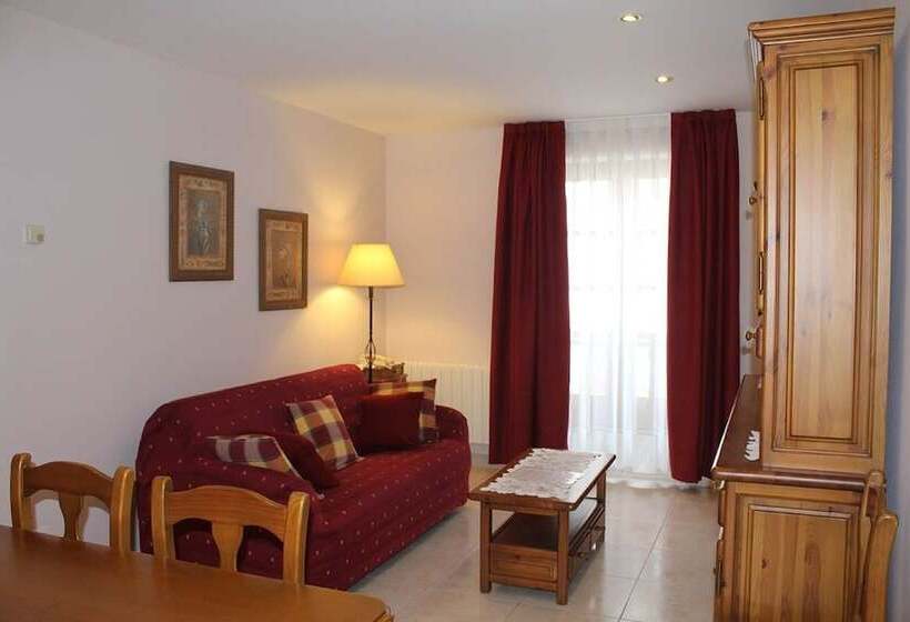 هتل Apartamentos La Lula