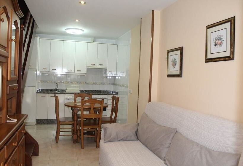 فندق Apartamentos La Lula