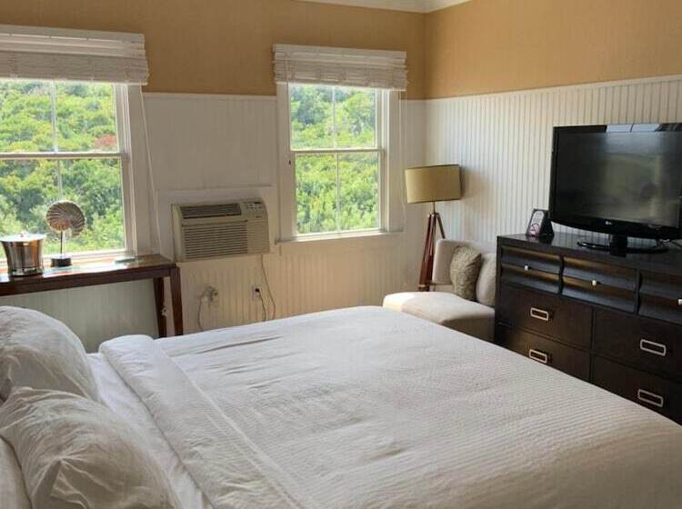 فندق Ballard S Beach Resort