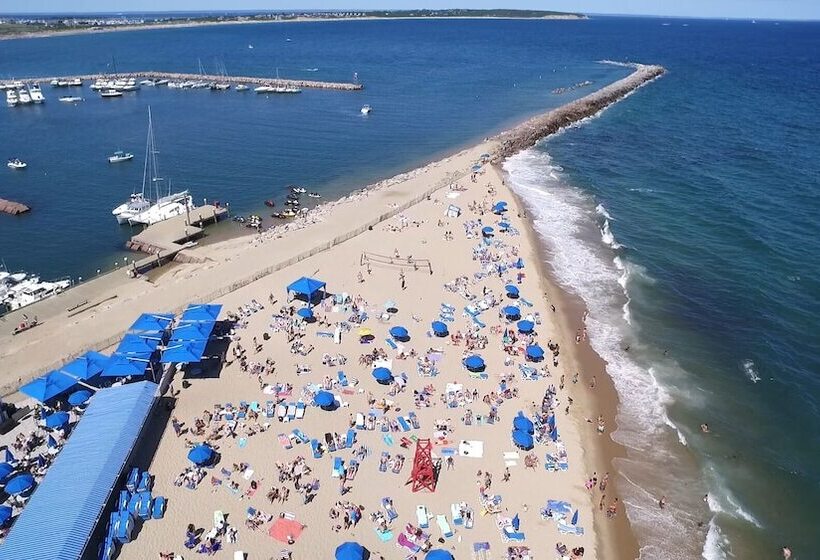 فندق Ballard S Beach Resort