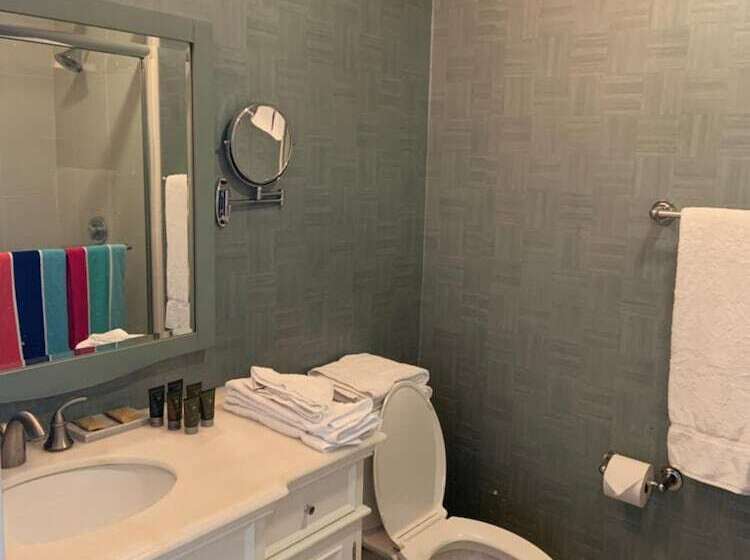 فندق Ballard S Beach Resort