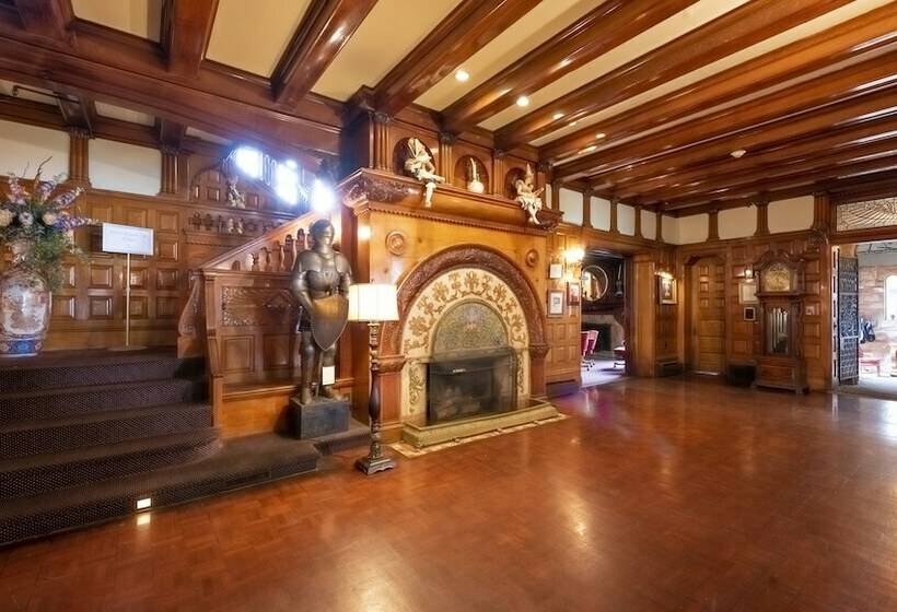 Отель Vinifera Inn A Belhurst Property