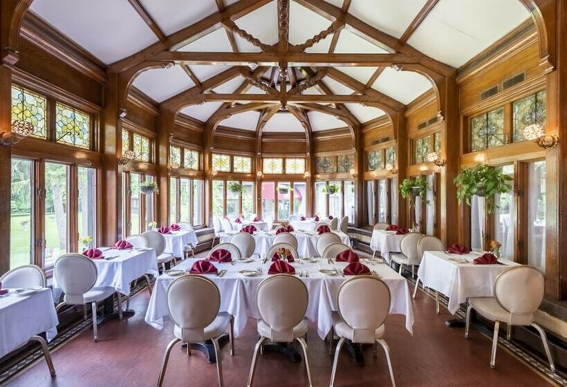 Отель Vinifera Inn A Belhurst Property