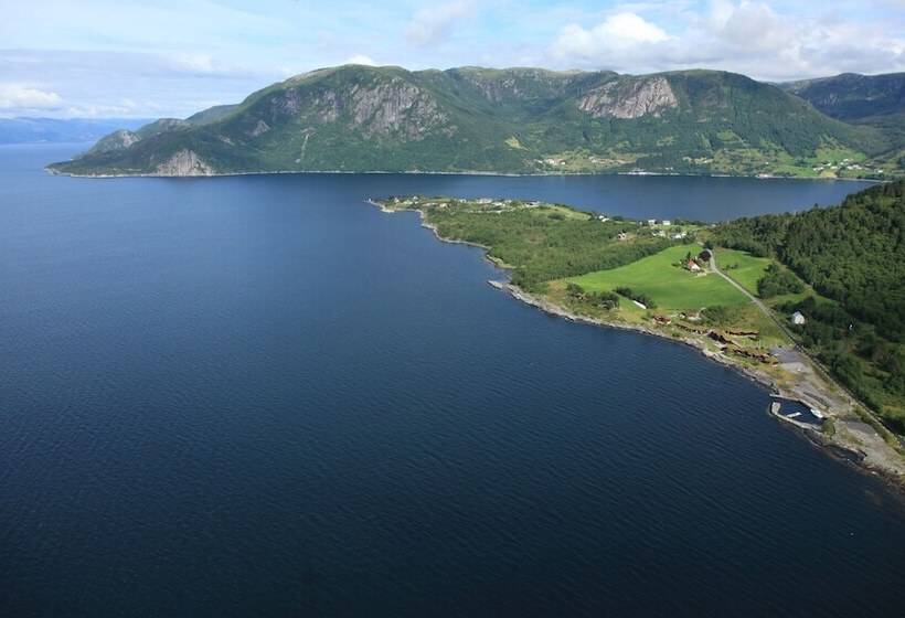 בית מלון כפרי Brekkestranda Fjord
