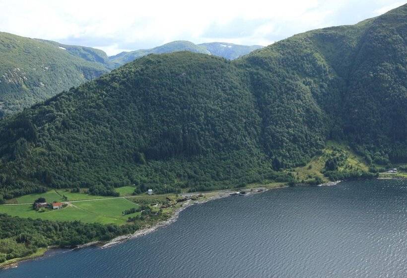 בית מלון כפרי Brekkestranda Fjord