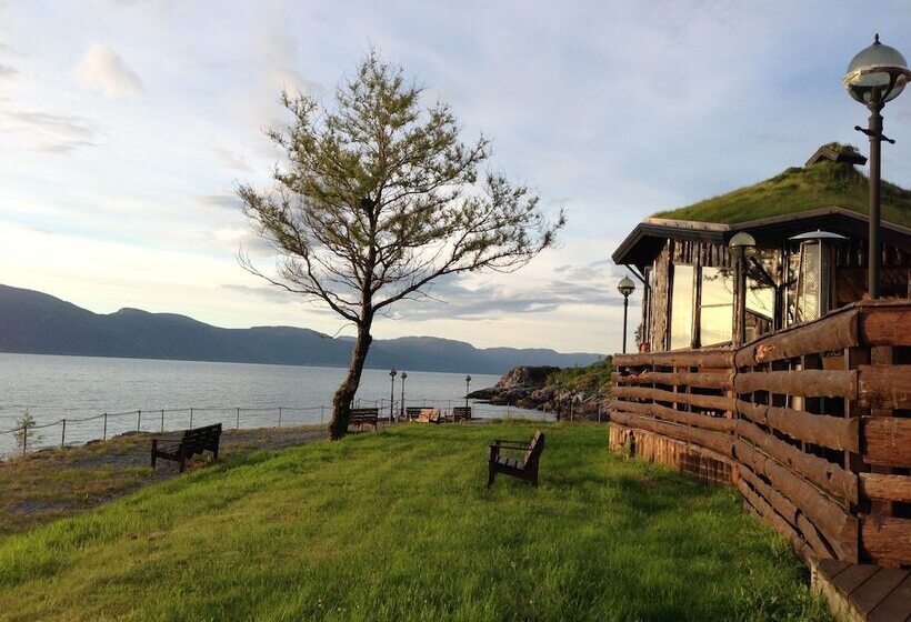 בית מלון כפרי Brekkestranda Fjord