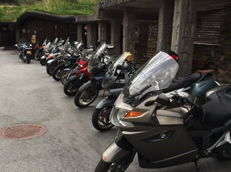 בית מלון כפרי Brekkestranda Fjord