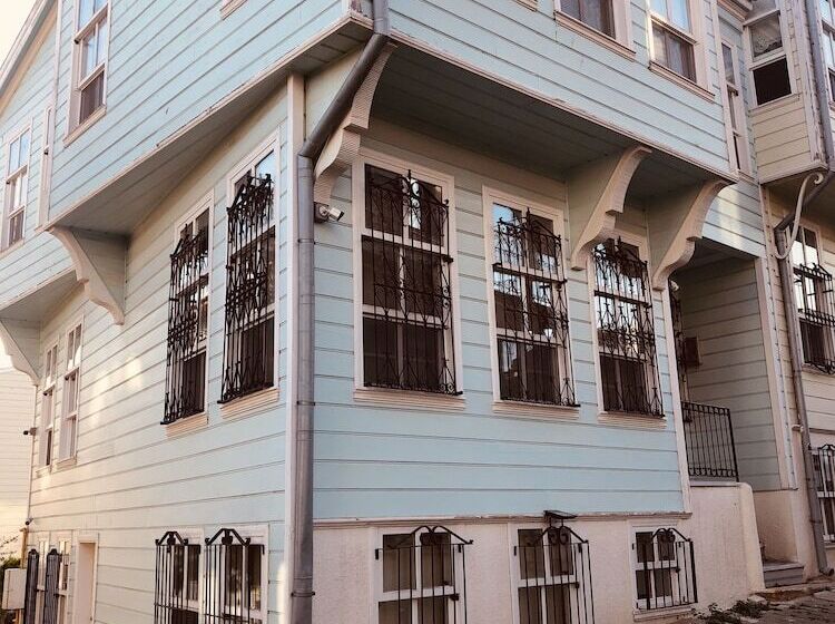 هتل Calikusu Tarihi Besevler