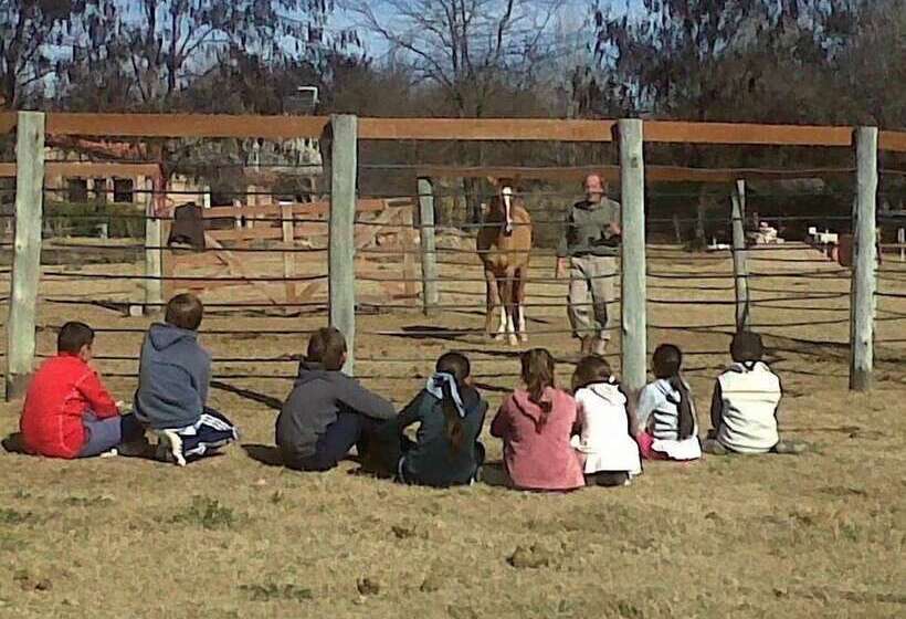 호텔 De Campo Granja El Aromo