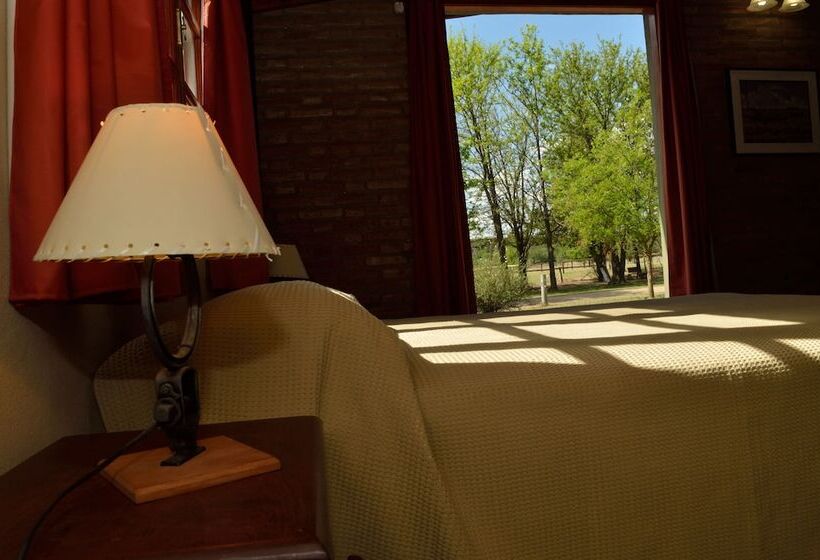 호텔 De Campo Granja El Aromo