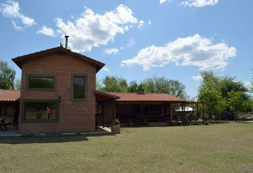 호텔 De Campo Granja El Aromo