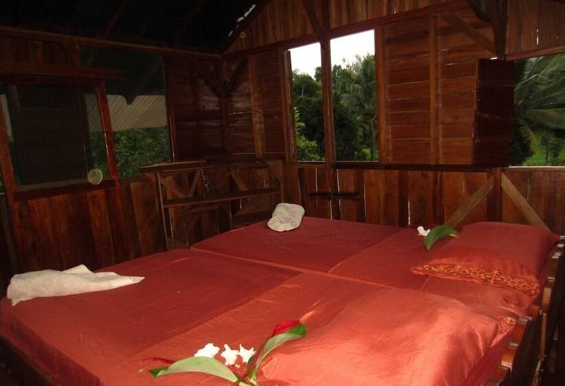 هتل Casa Pequeña