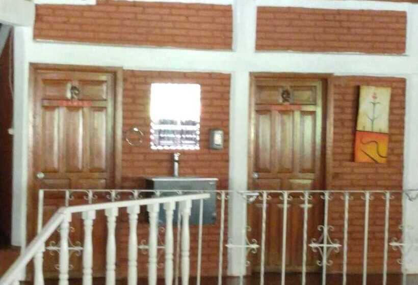 فندق Estancia Campestre   7 Robles