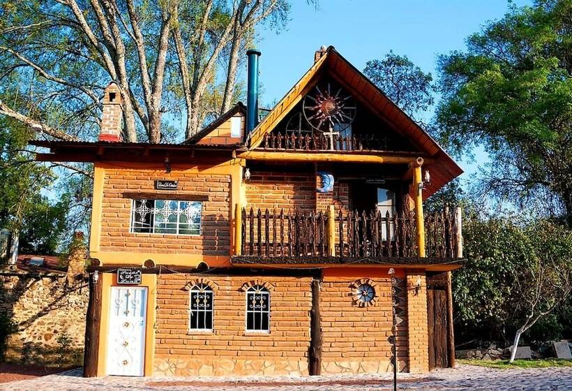 فندق Estrella De Huasca