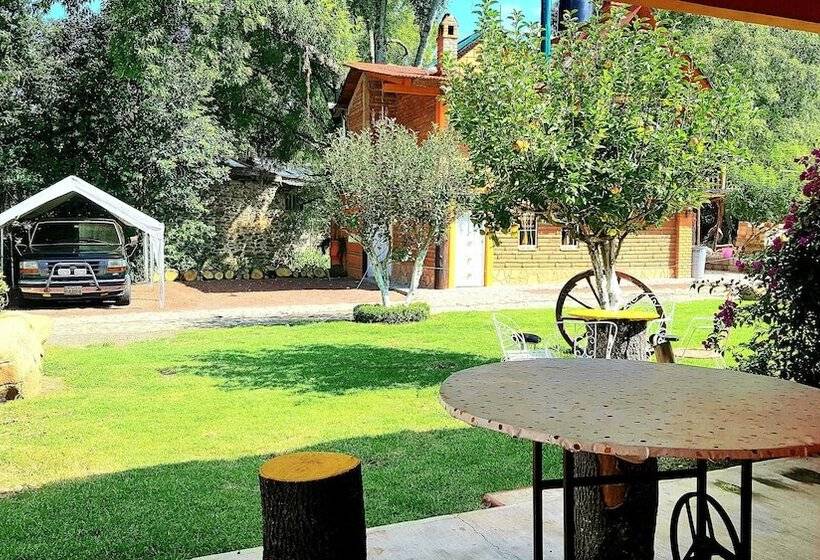 فندق Estrella De Huasca