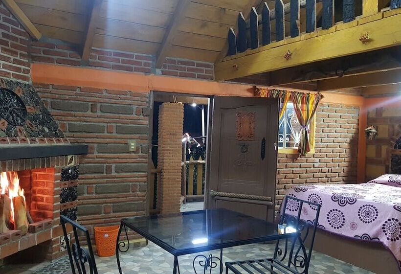 فندق Estrella De Huasca