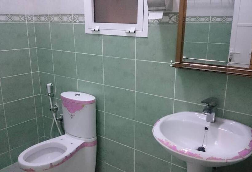 هتل Five Continents