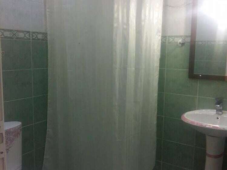 هتل Five Continents