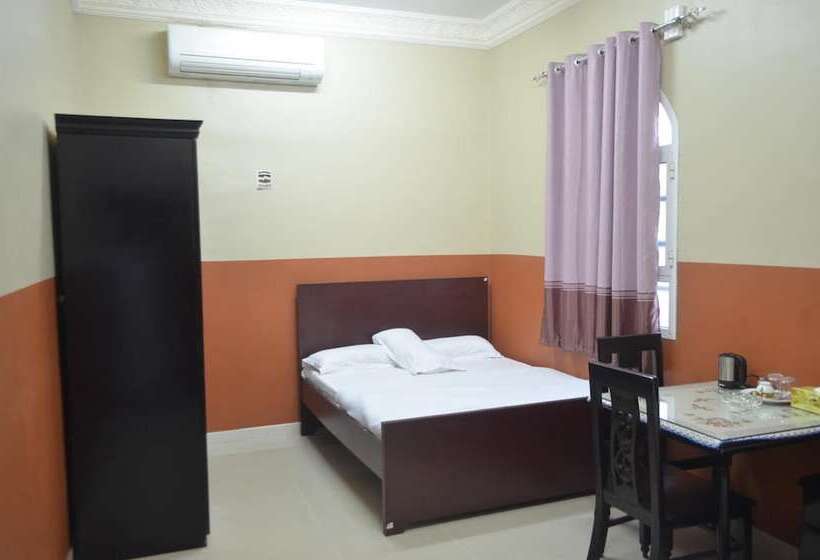 هتل Five Continents