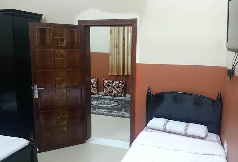 هتل Five Continents