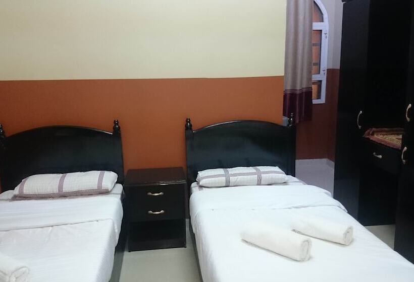 هتل Five Continents