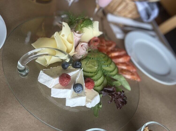 Отель Fröjel Resort & Spa