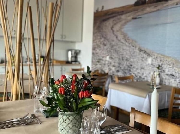 Отель Fröjel Resort & Spa