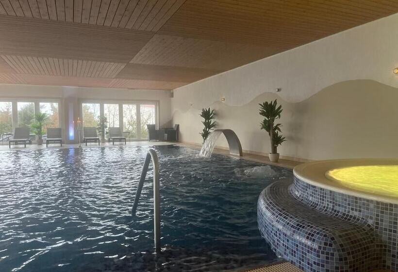 Отель Fröjel Resort & Spa