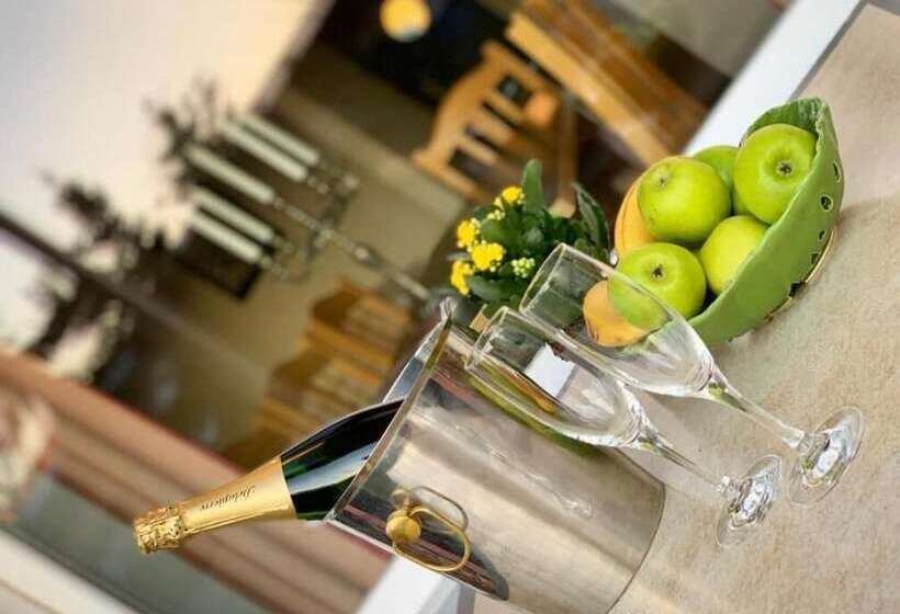 Отель Fröjel Resort & Spa