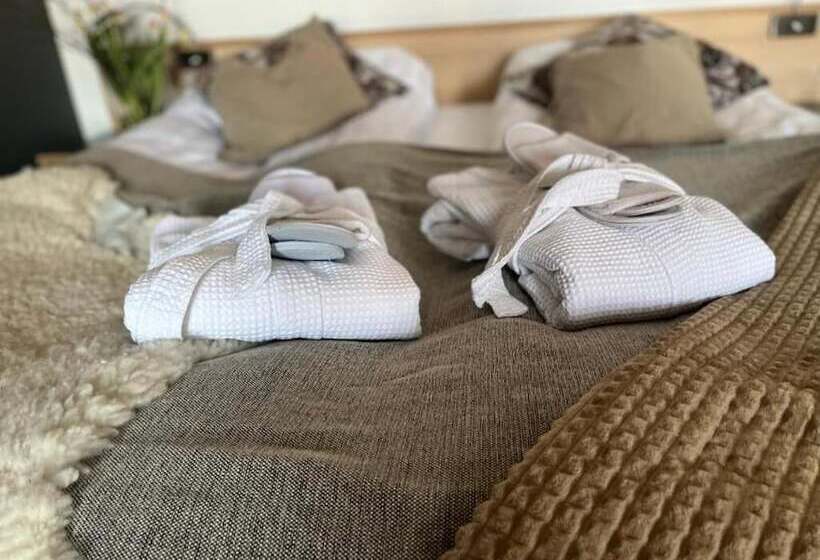 Отель Fröjel Resort & Spa