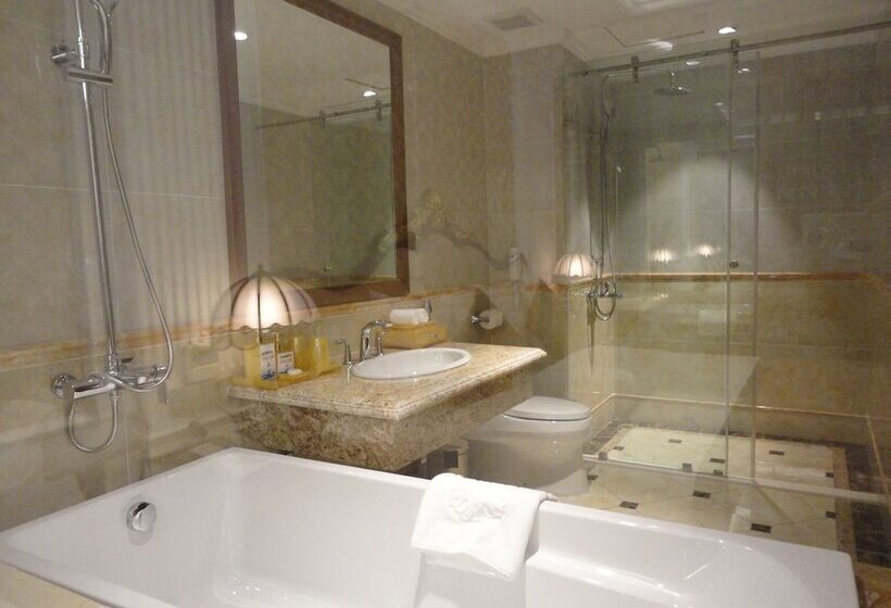 هتل Hoang Nham Luxury